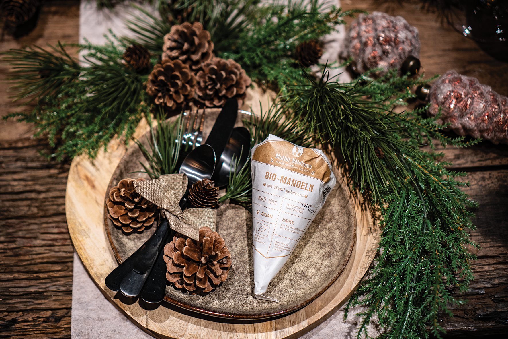 Hamburger Goldmandeln - Wholesale Nuts - Organic almond cone2