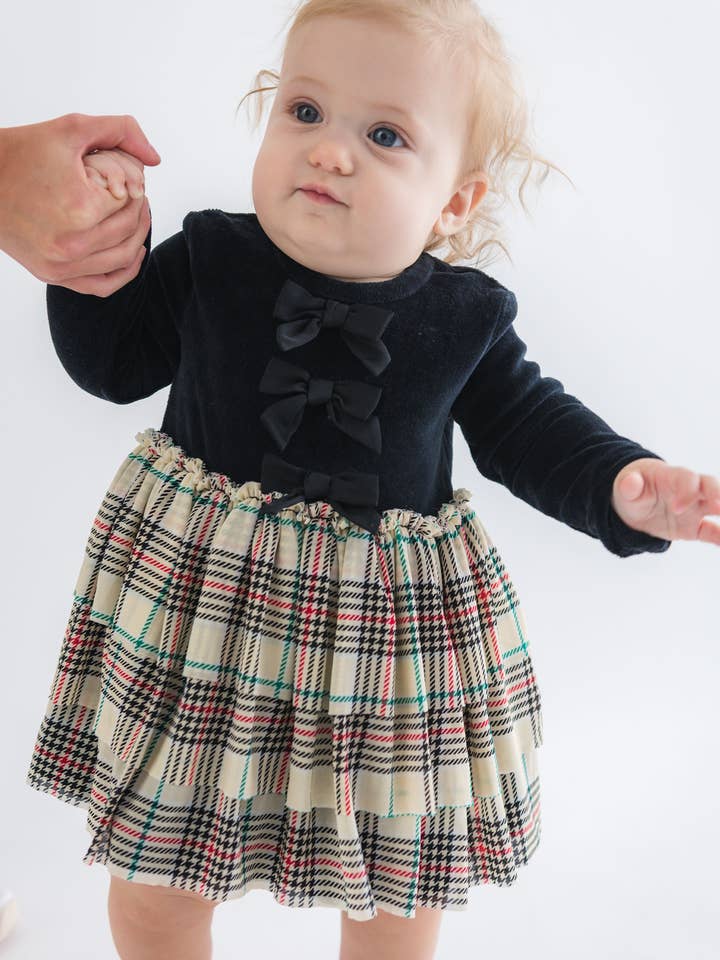 Pelele de Manga Larga con Vuelo de Terciopelo y Tul a Cuadros Tannen para Bebés Niñas para venta al por mayor de RuffleButts + RuggedButts
