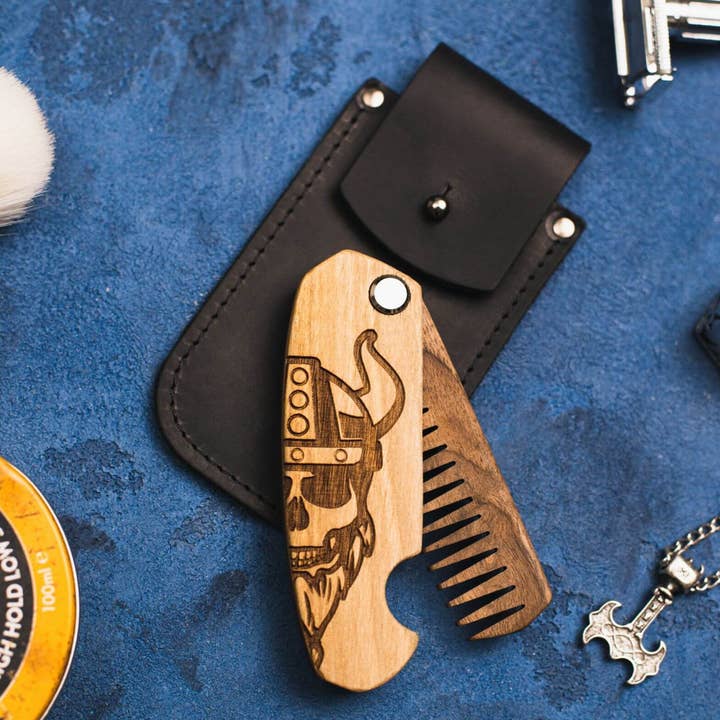 Peigne à barbe en bois - Viking pour la vente par EnjoyTheWood