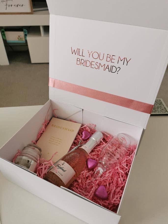 WinsterCreations™ – Großhandel Aufkleber – Personalisierte Hochzeits-Brautjungfern-Aufkleber zum Selbermachen — Aufkleber mit Namen und Fragen1