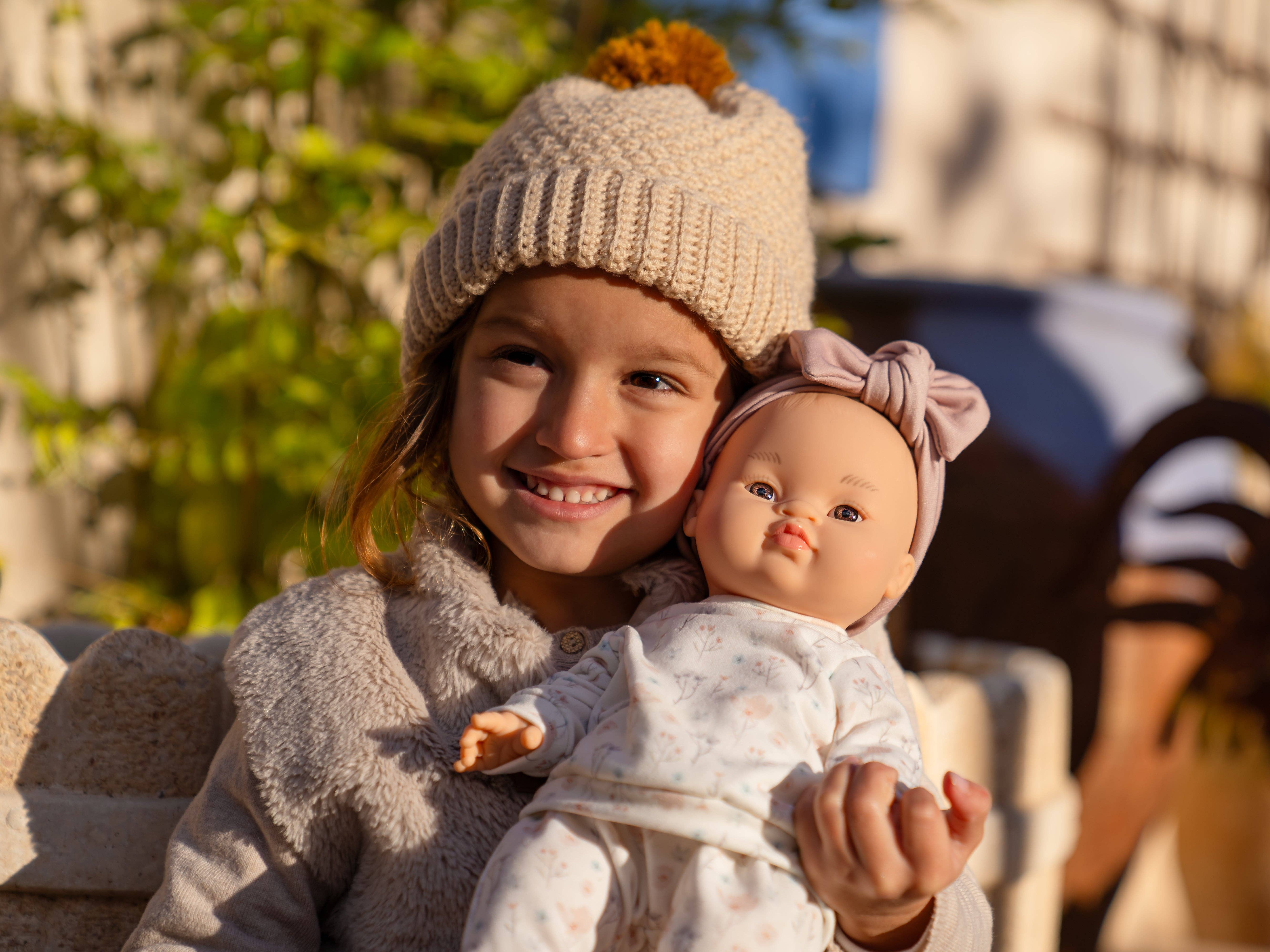 Shine on me Distribution - Wholesale Doll - Kids - Baby Gordis - Alessandra with floral outfit - Paola Reina1