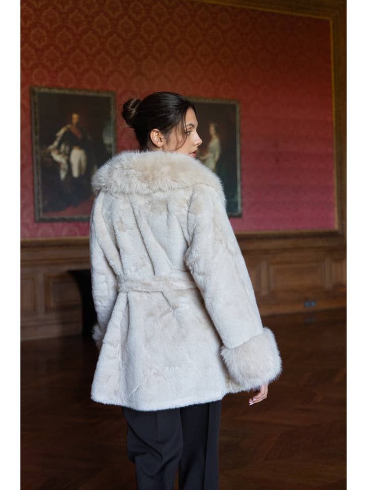 CHOKLATE PARIS – Engroshandel Pels-/kunstpelsfrakke - Dame – Faux fur coat with large collar - Y17116