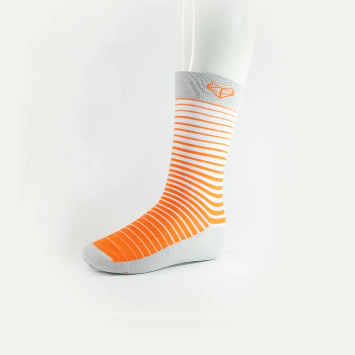 Chaussettes pour hommes, rayées orange et gris pour la vente par Fern House Collective