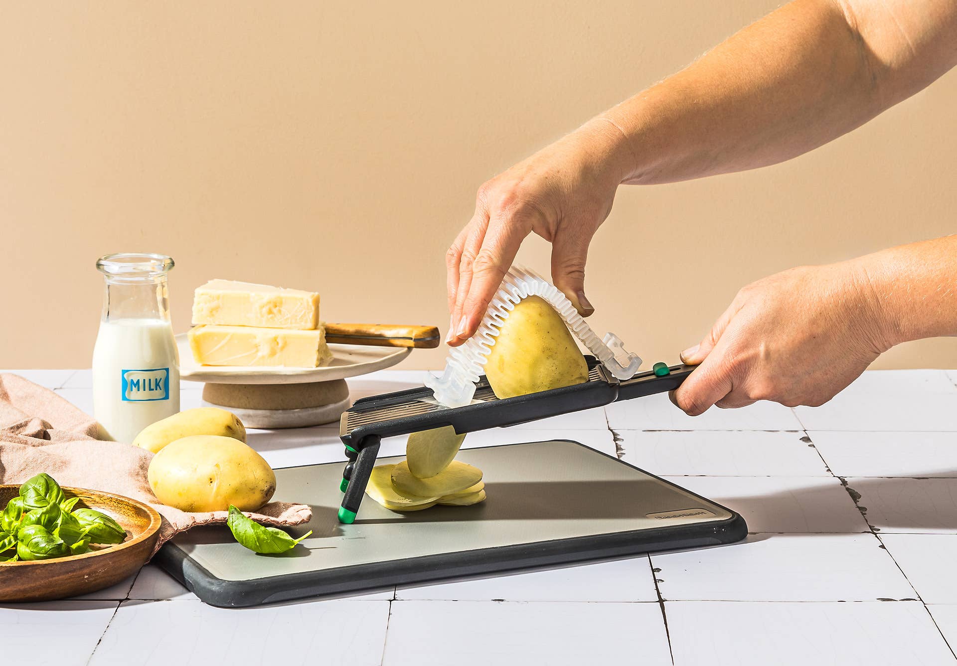 Dreamfarm - Wholesale Kitchen Tool/Gadget - Nocutu - No Cut You Mandoline5