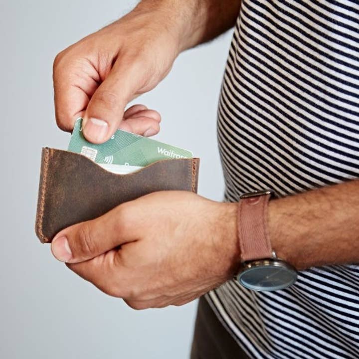 The Paper High Gift Company Limited – Engroshandel Kortetui - Unisex – Buffalo Læder Slim Kreditkortholder - Håndlavet2