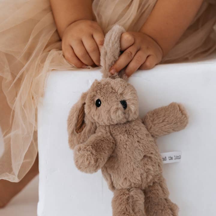 Hugh Kanin - mini | blød bamse for engroshandel hos and the little dog laughed