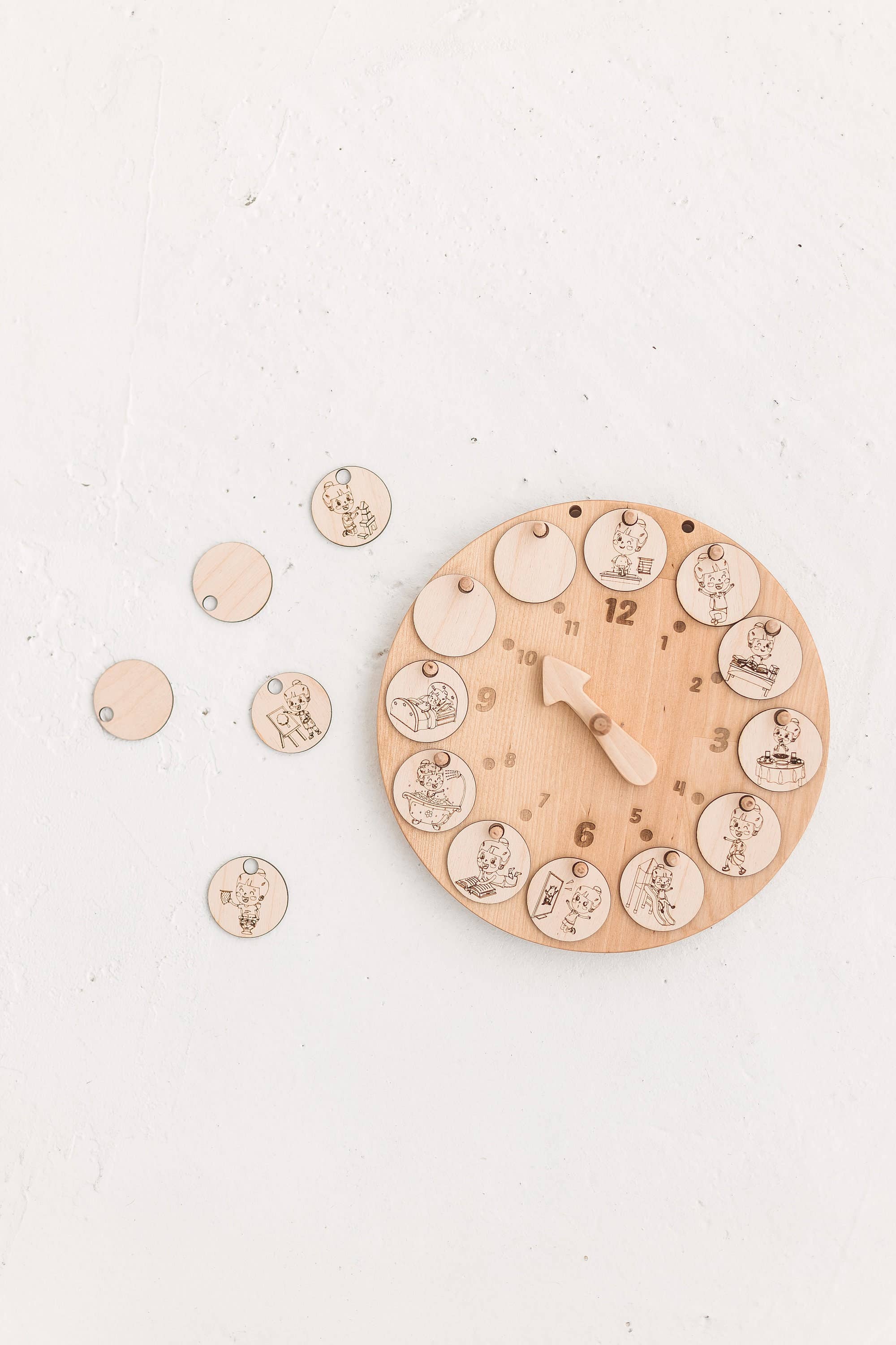 Woodinout - Wholesale Wood Toy - Kids - Wooden routine clock, 14 visual daily planner cards1