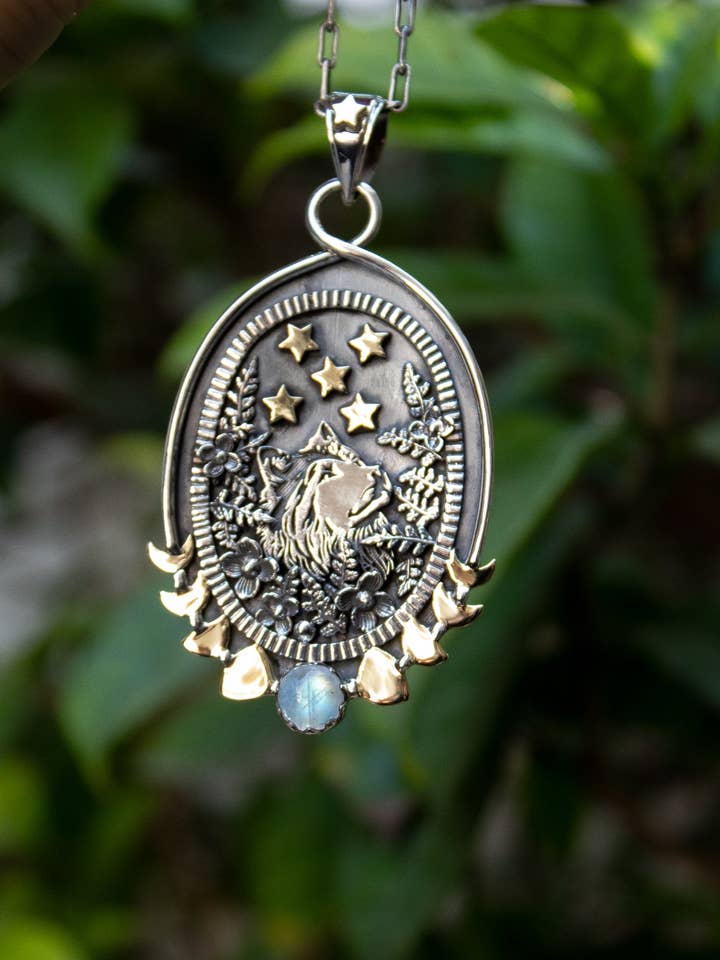 Sterrenkijker van het Wilde Woud: Wolf Hanger, AP-7723 voor wholesale door Ambra Jewels