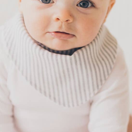 Bavaglino da dribbling Essex in lino per la vendita all'ingrosso da parte di Grace James Online