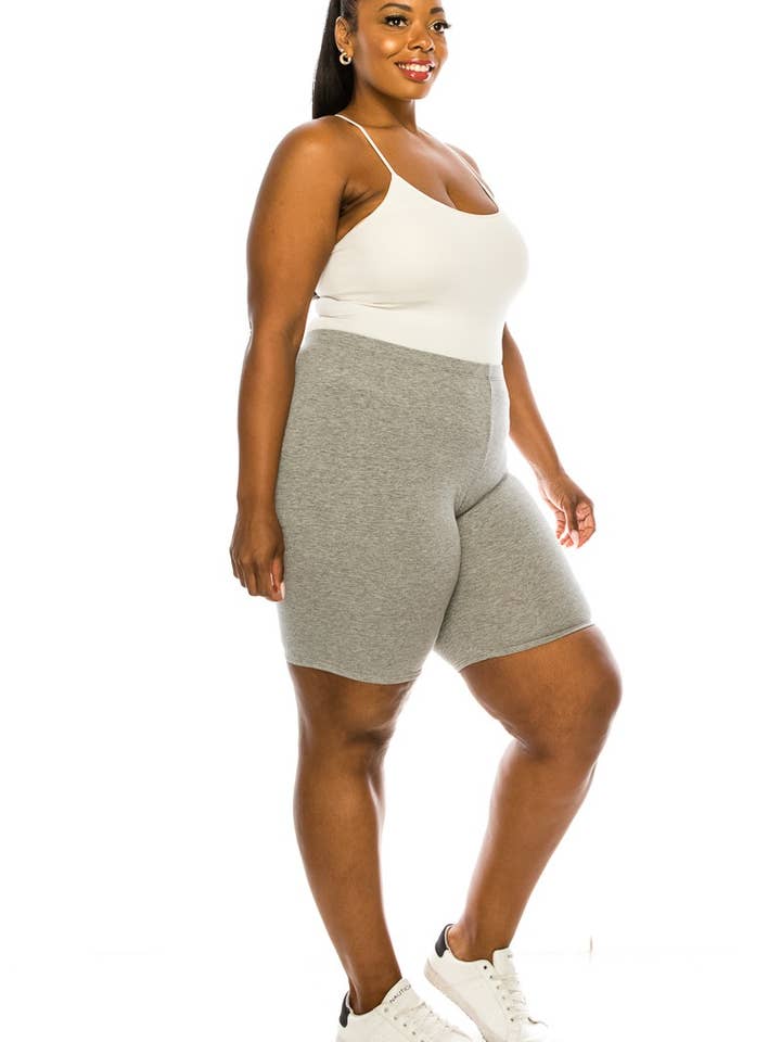 Ensfarvede elastiske taljebikershorts plus størrelse for engroshandel hos Lime All the Time