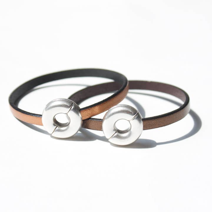 ATACUARI leather bracelet with silver magnetic closure for wholesale by Araracuara