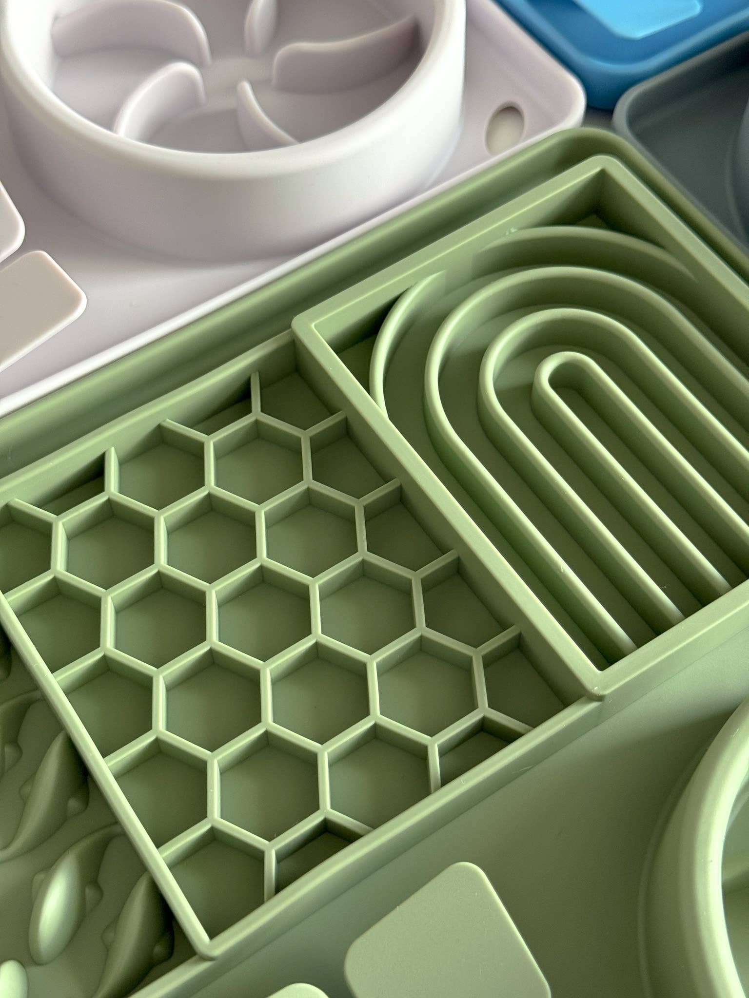 Doggotique - Wholesale Pet Food Mat - Dog - Dog feeding station, lick mat, lick mat5