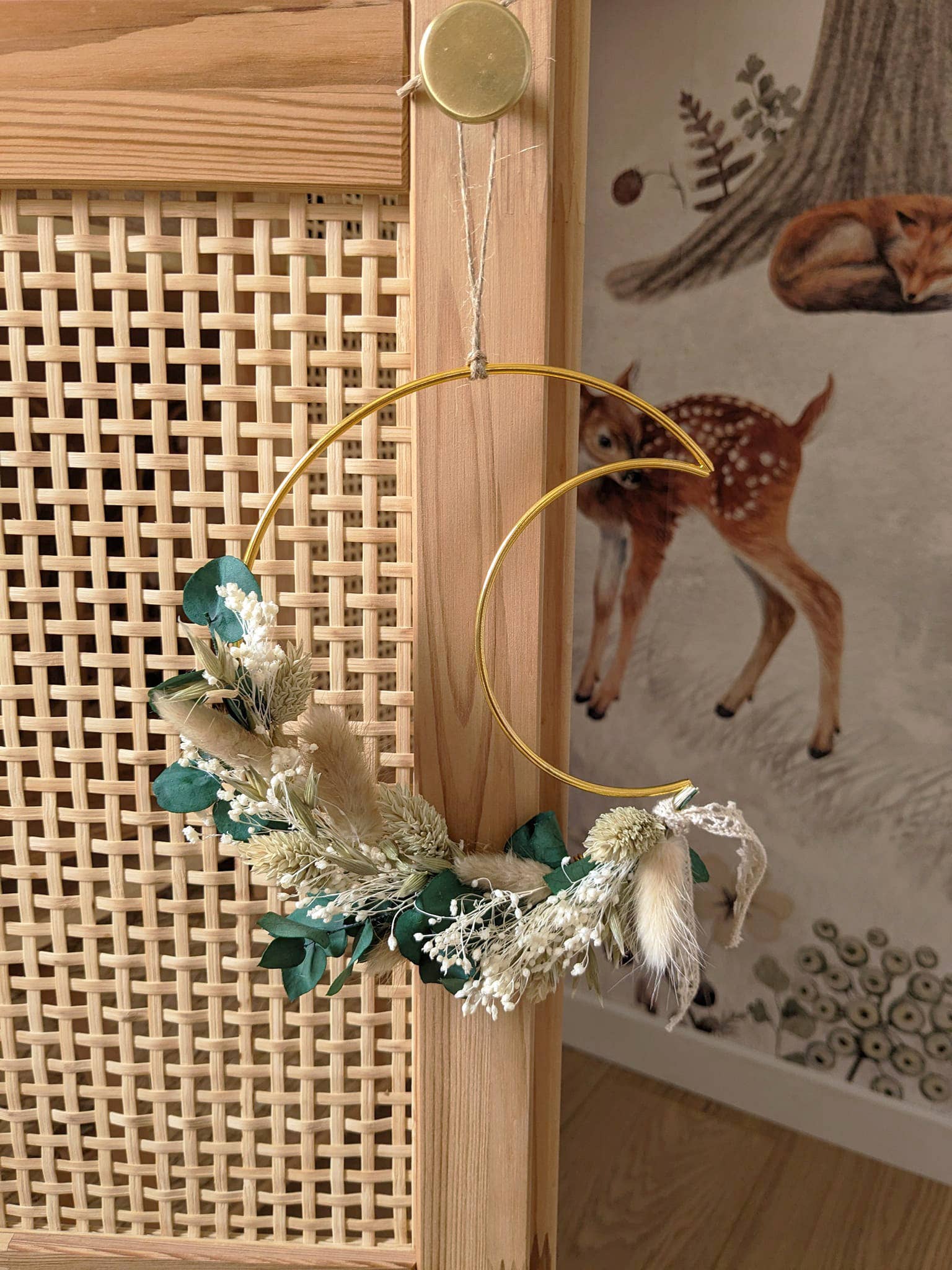 Maison Oline - Wholesale Wall Accent - FLORA | Small floral crescent-moon wall wreath5