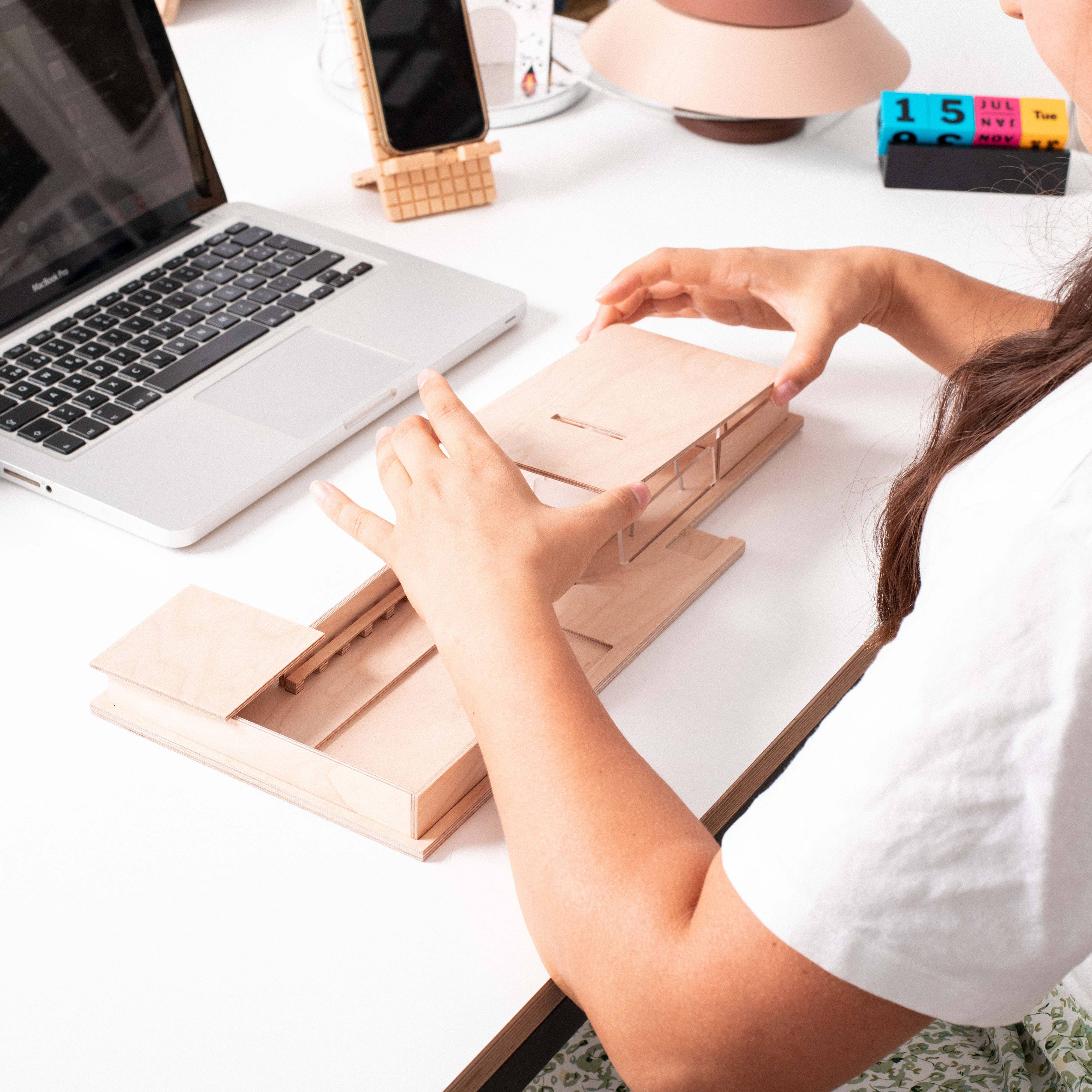 Beamalevich – wholesale DIY craft kit – Mies Pavilion Barcelona Maquette 1:1508