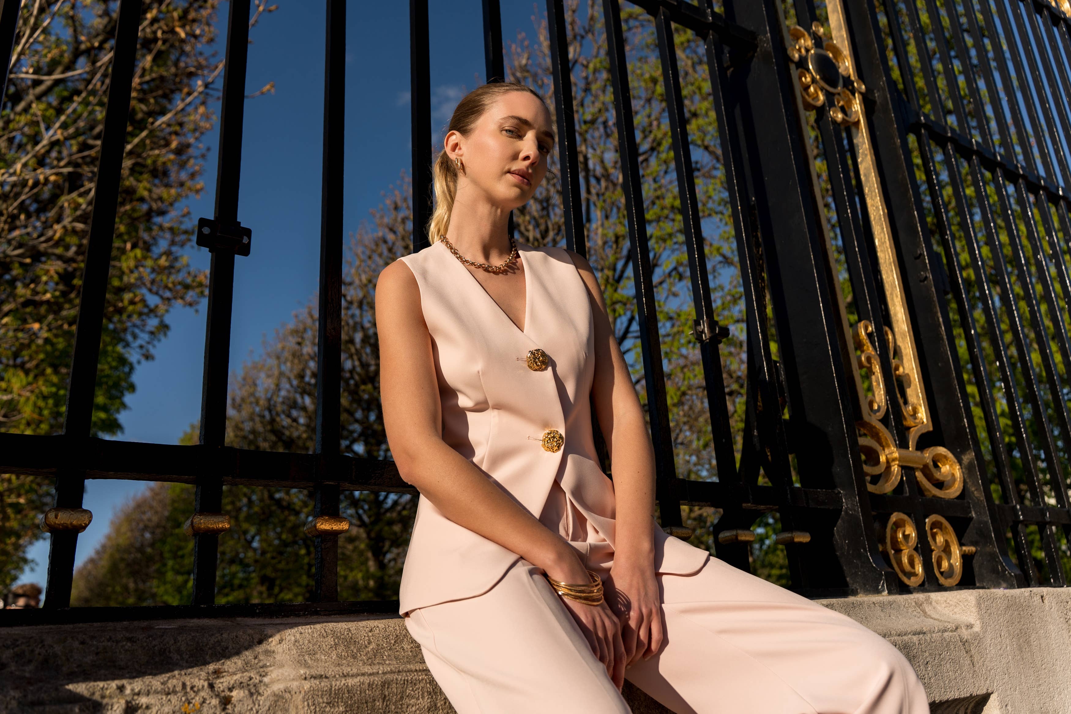 Attentif Paris - Wholesale Suit Vest - Women's - [Timeless] Long sleeveless vest with textured gold buttons25