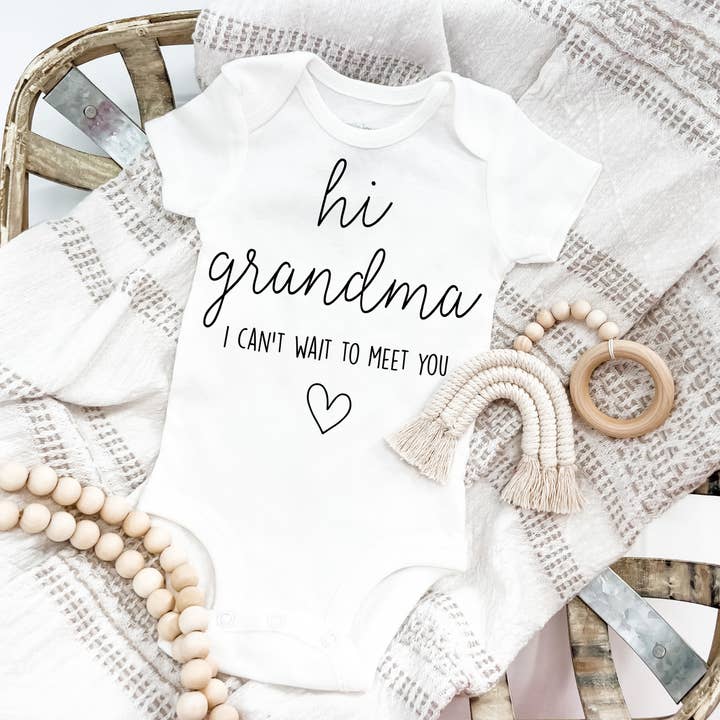 Salut Grandma Onesie® pour la vente par ZZ Threadz