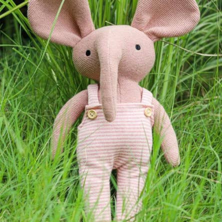 Jouet en peluche éléphant tricoté pour la vente par Kudrati LLC