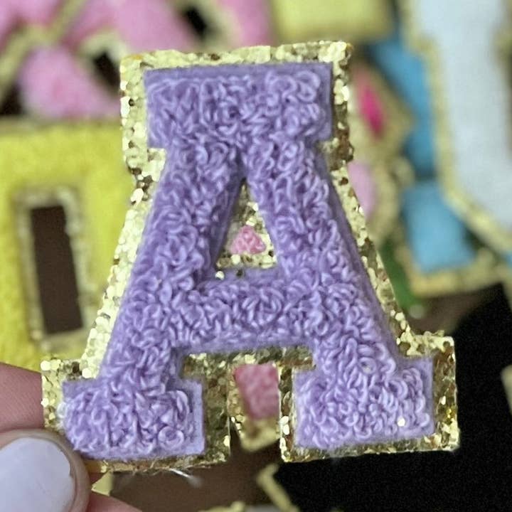 Écusson autocollant Varsity en chenille Full Alphabet pour la vente par Palmy Pineapple