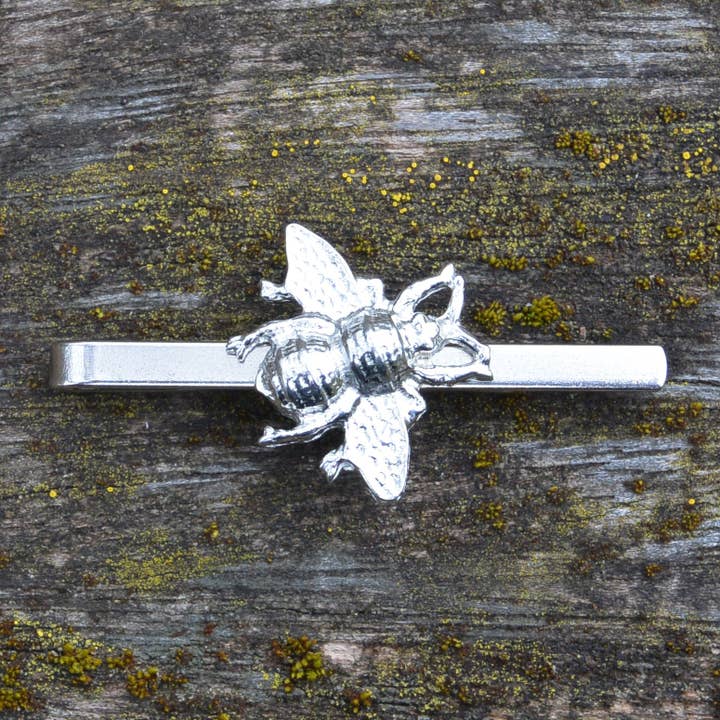 William Sturt Fine Pewter - Vendita all'ingrosso Fermacravatta - Uomo - Fermacravatta in peltro con ape, fermacravatta, realizzato a mano da William1