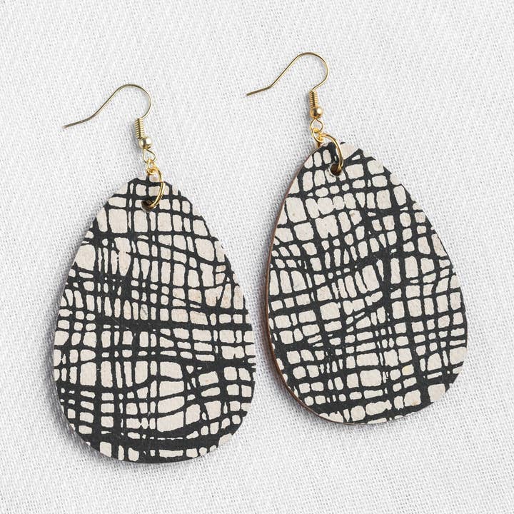 Ivory Crosshatch for wholesale by Dangling Lemons