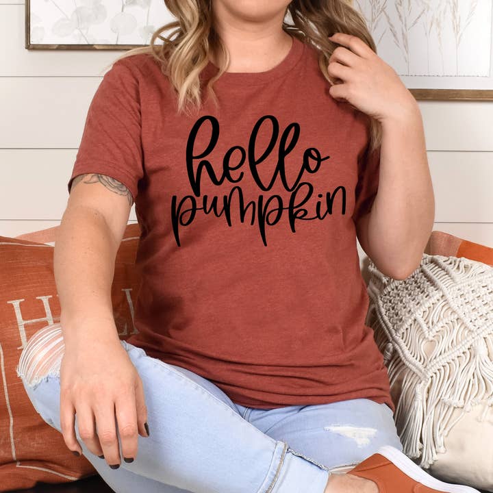 Leaves Are Falling Coffee Is Calling - T-shirt pour la vente par Cash & Drix Wholesale