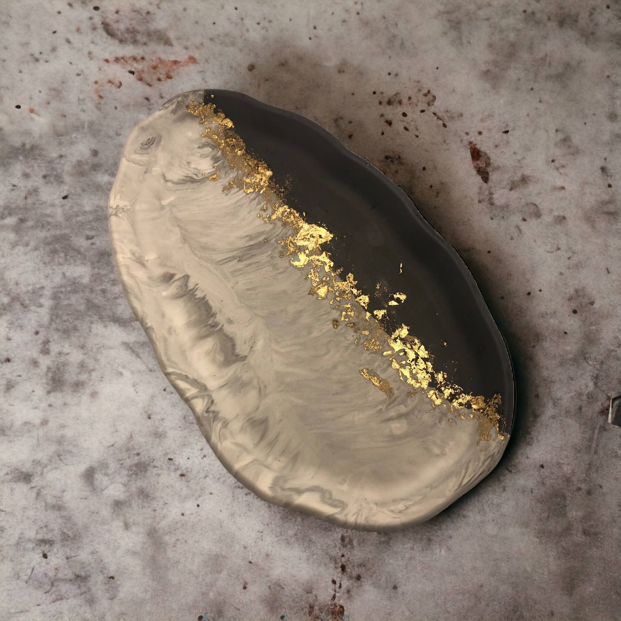 Eco Homeware Studio - Wholesale Decorative Tray - Handmade Jesmonite Large oval Tray- Grey, Marble & Gold leaf2