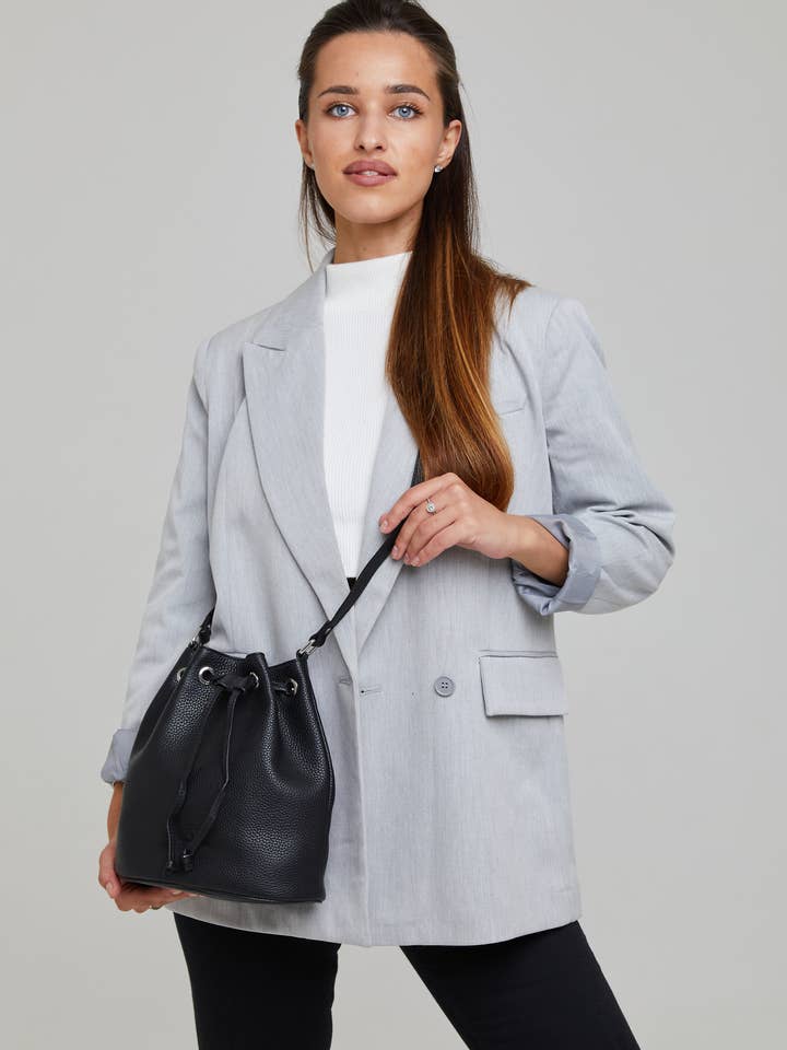 Brinda bucketväska för wholesale av Indian Cobbler Switzerland