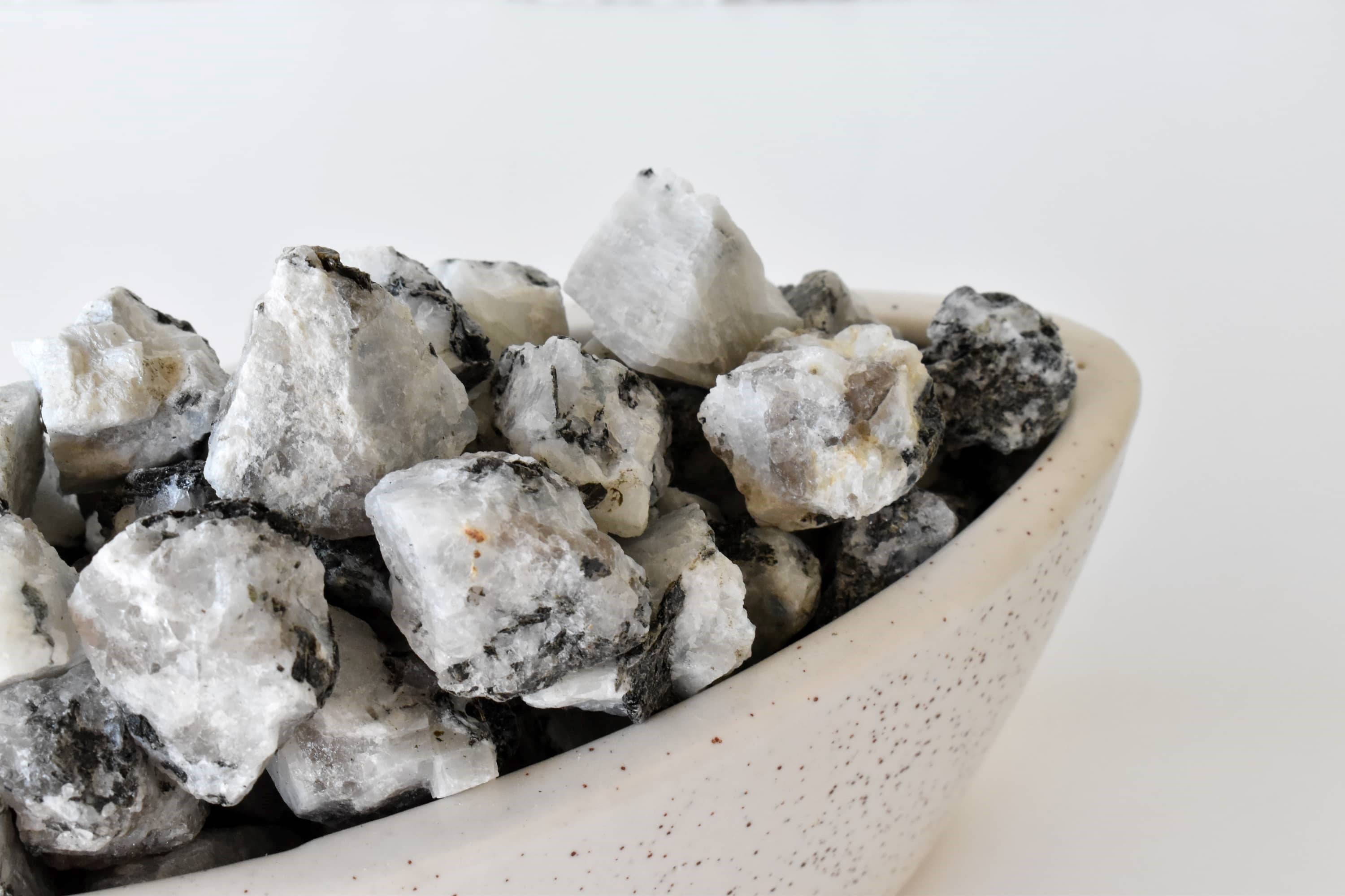 Soothing Crystals - Vente Pierre et cristal de spiritualité - 100g Pierres Brutes | Pierre de Lune Arc-en-Ciel | Cristaux Bruts de Guérison2