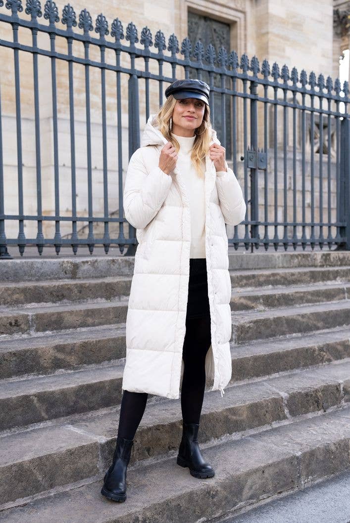 Attrait Paris - Wholesale Puffer Jacket - Women's - Long quilted down jacket with hood0