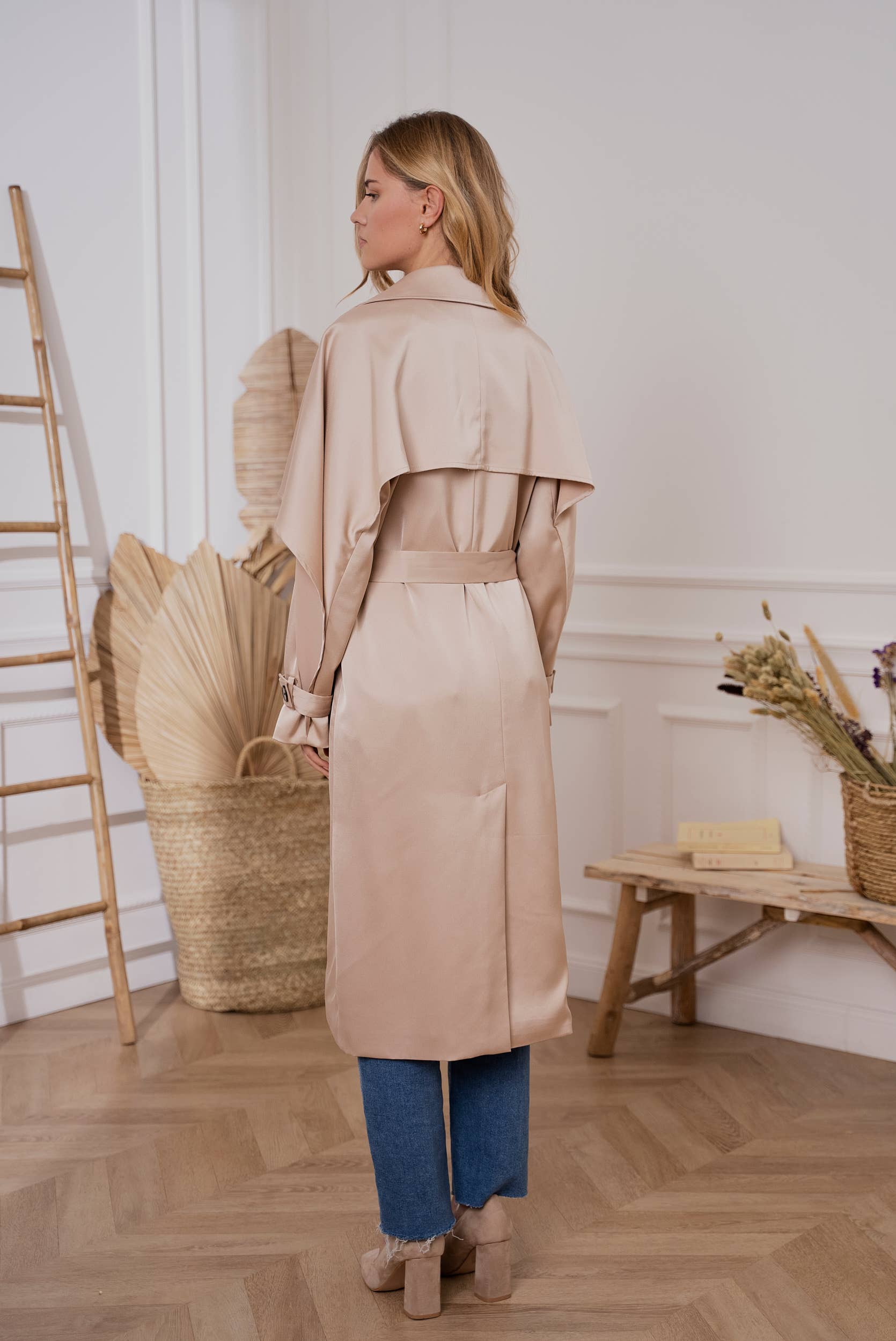 Attentif Paris - Venta al por mayor Gabardina - Mujer - Gabardina larga de satén con cinturón24