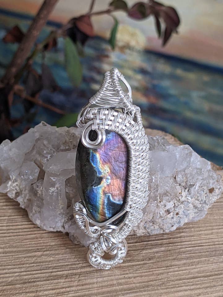 Labradorit violett-orange hänge, Sterling Silver för wholesale av Le Tourbillon Minéral