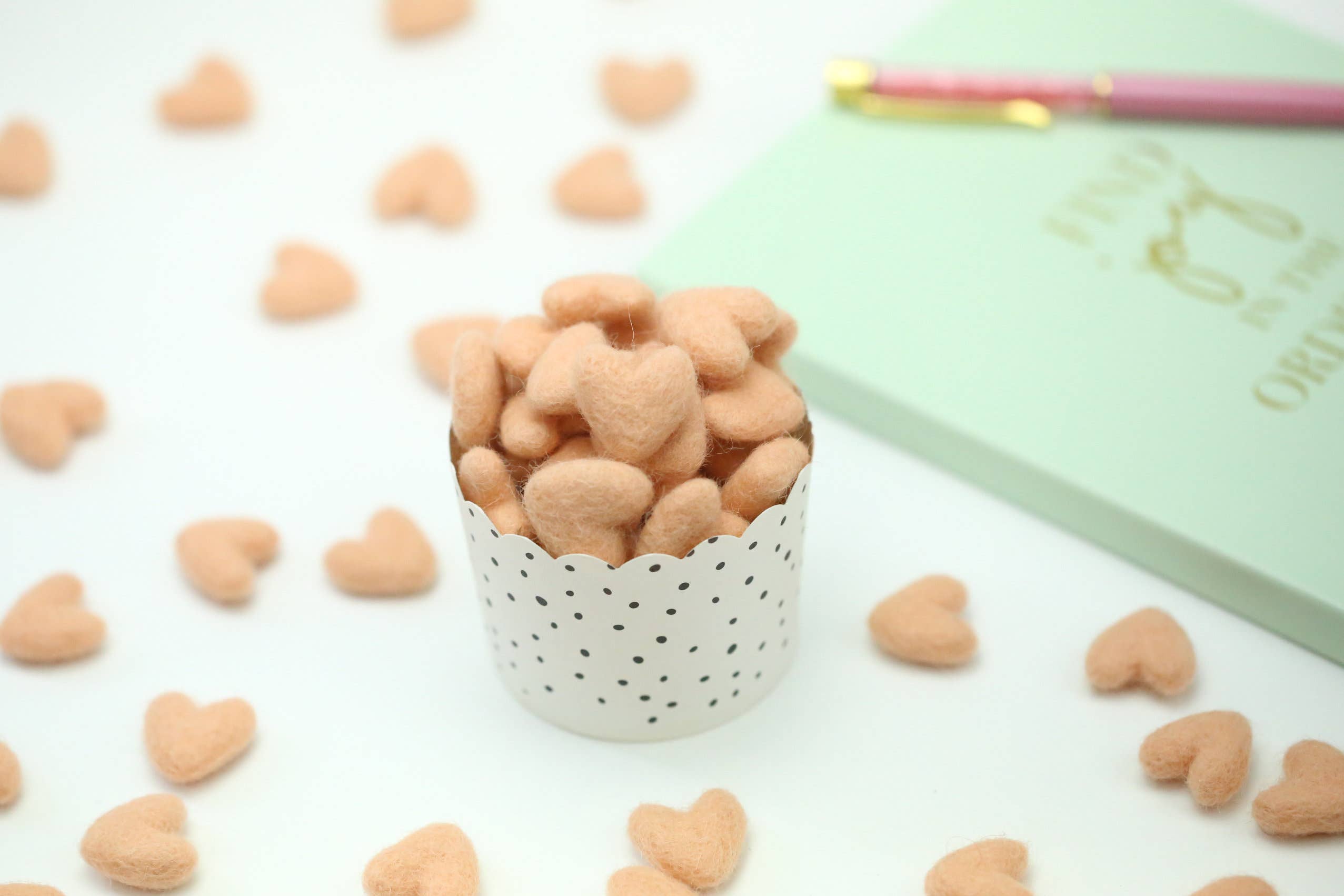 The Felt Pod – material para artesanato por atacado – Corações de feltro 2 cm - 10 unidades6