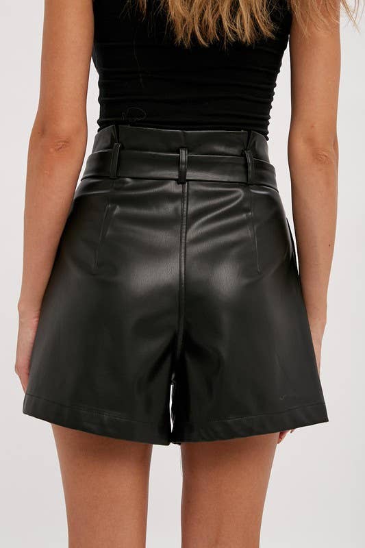 Pink Irene Wholesale – Großhandel Shorts – Damen – VEGANE PAPERBAG-SHORTS8