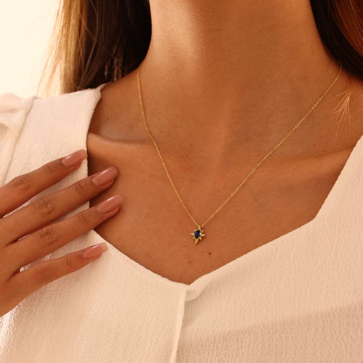 Camellia Jewelry - Vendita all'ingrosso Collana con ciondolo/pendaglio - Collana con stella portafortuna in zaffiro - Pietra portafortuna di settembre