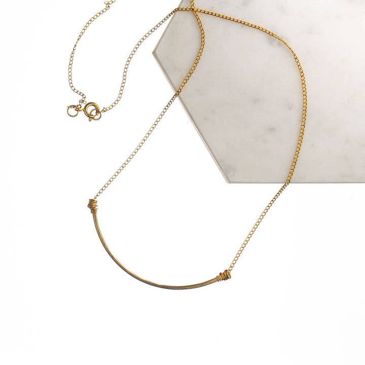 Curved Bar Necklace for wholesale by Niyol Jewelry