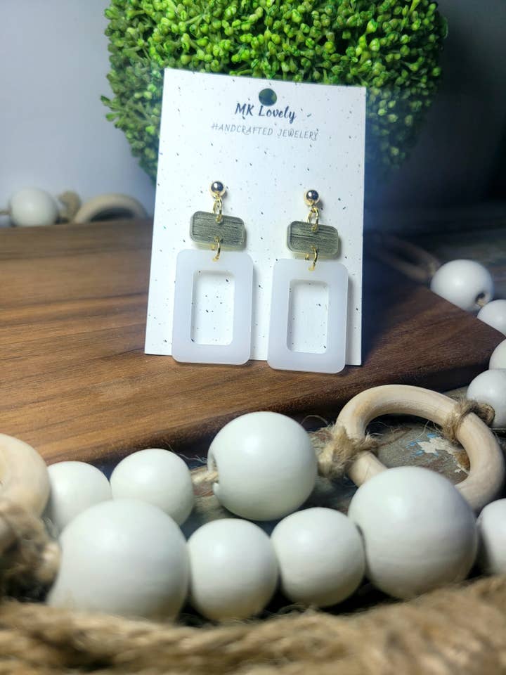 Brincos Geométricos Branco Leitoso por atacado de MK Lovely Boutique