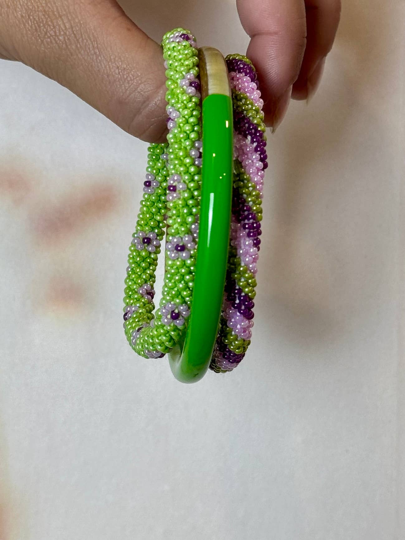 MAISON KIZO – wholesale Pärlarmband – Nepalesiskt armband med handvirkade glaspärlor2