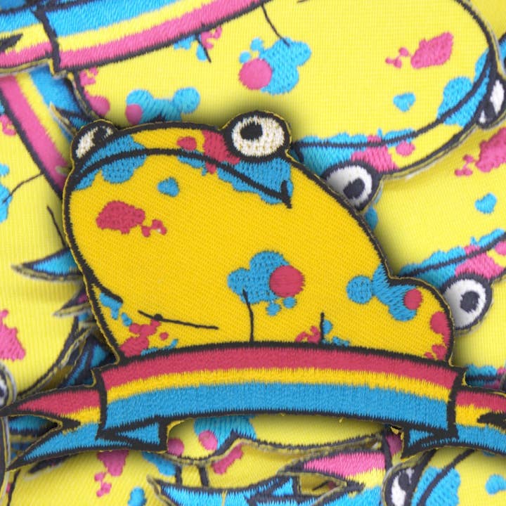 Écusson brodé Pansexual Pride Frog pour la vente par The Darks Art