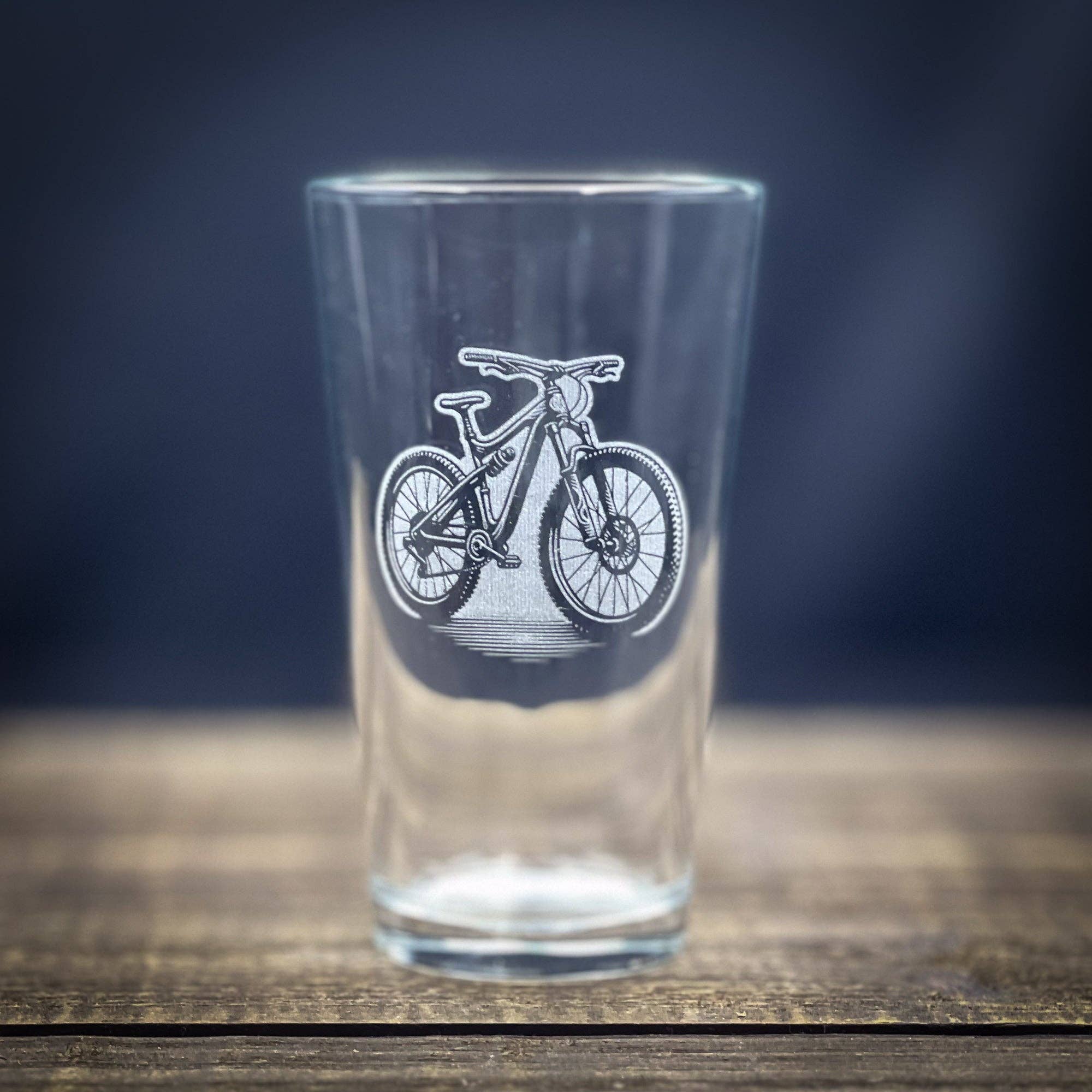 Adirondack Etching LLC - Wholesale Beer Glass/Mug - Mountain Bikes -  Pint glass2
