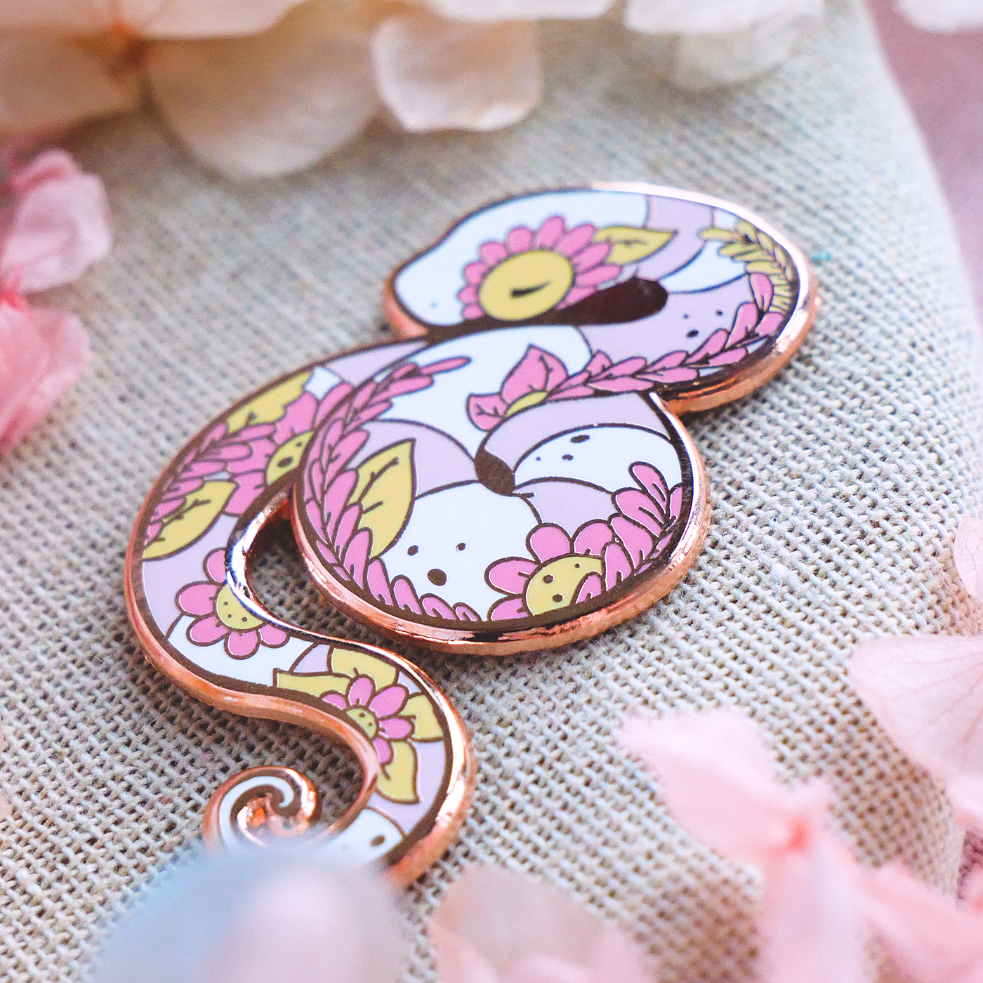 Evy Benita - Vente Épinglettes/boutons - Épinglette en émail Blossom Sea Krait4