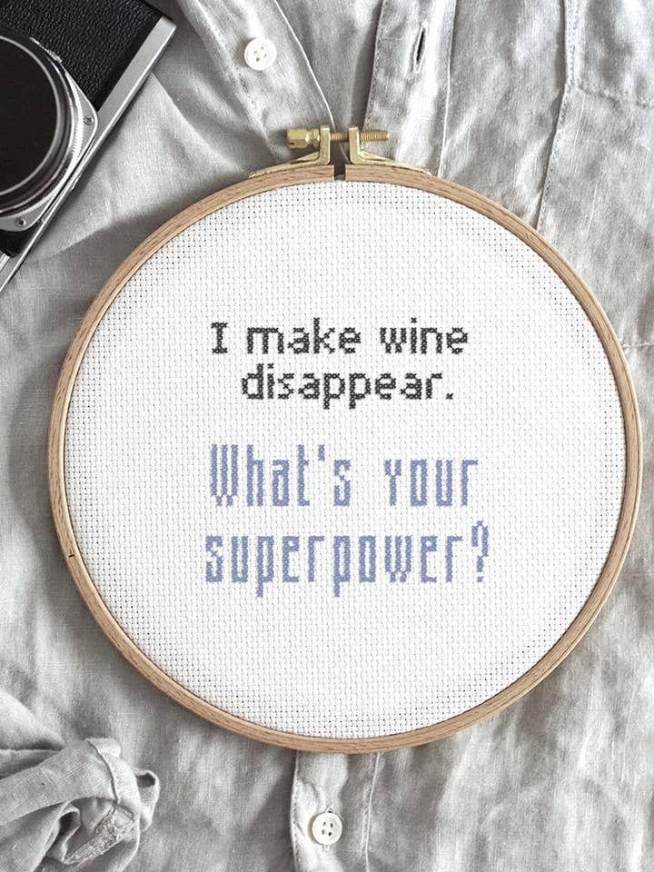 Kit de broderie au point de croix - Quel est ton super pouvoir ? pour la vente par The Folklore Company