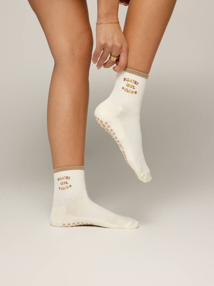 PILATES GIRL CLUB GRIP SOCKS for wholesale by Koa Flō