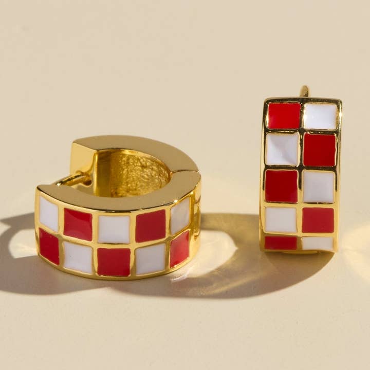 Huggies de esmalte quadriculado vermelho e branco por atacado de Nickel and Suede