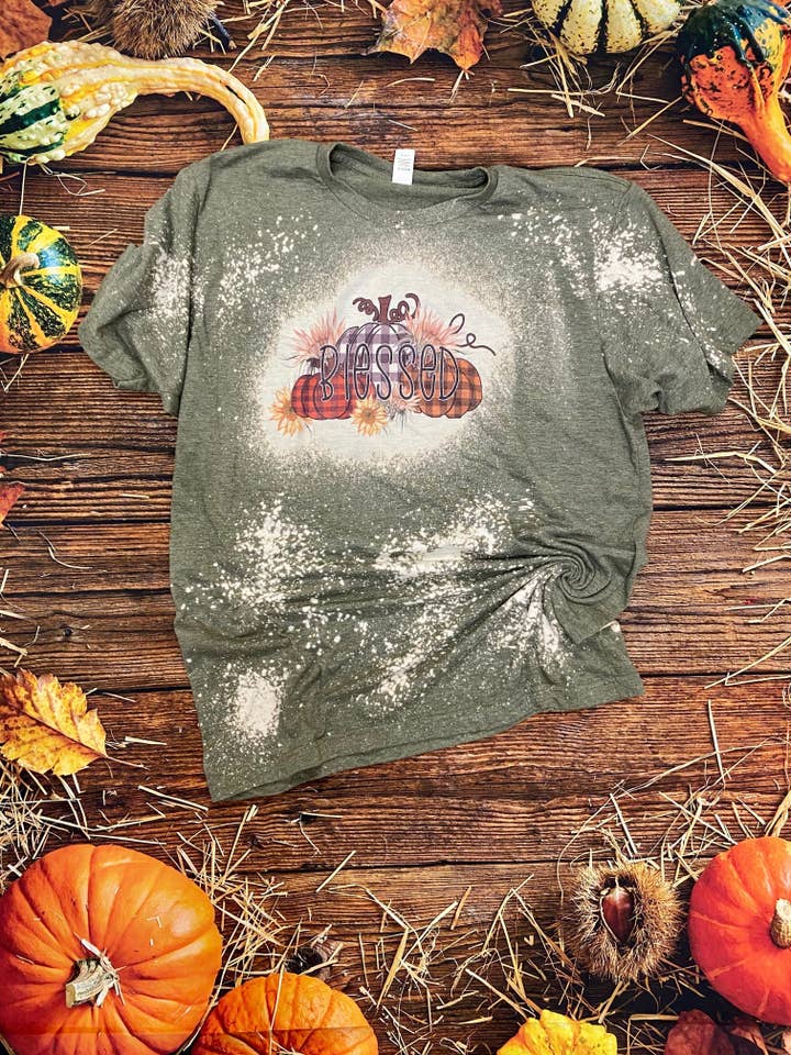 Gezegend geruite Pumpkins Bleach Tee | Bleach Shirt voor wholesale door Cute As A Rustic Button
