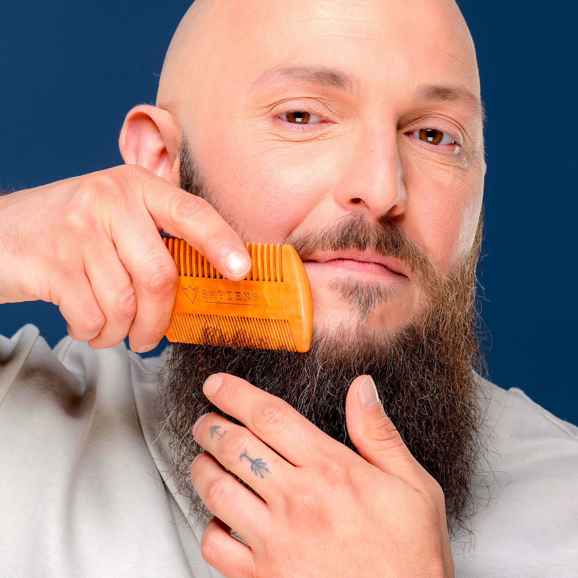 Sapiens. – Engroshandel Skægbørste/kam – Skægkam i pæretræ1