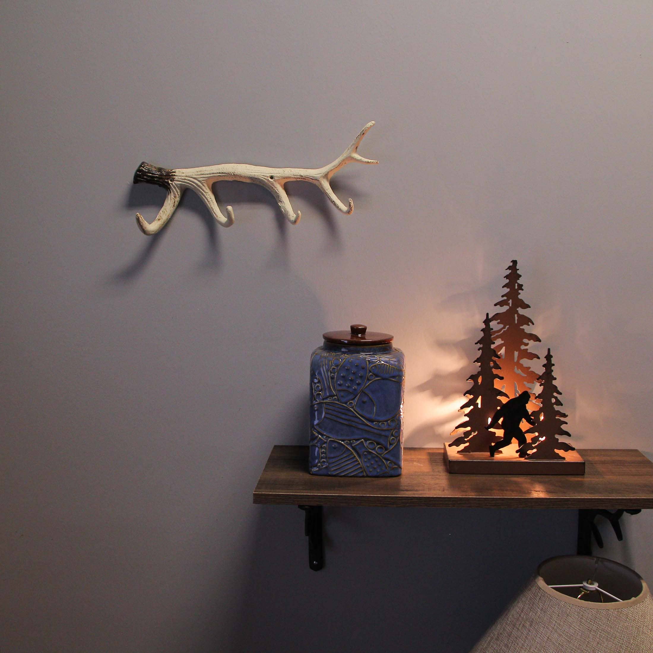 Zeckos - Vente Crochets muraux - Patère murale décorative en fonte forme bois de cerf 40 cm5