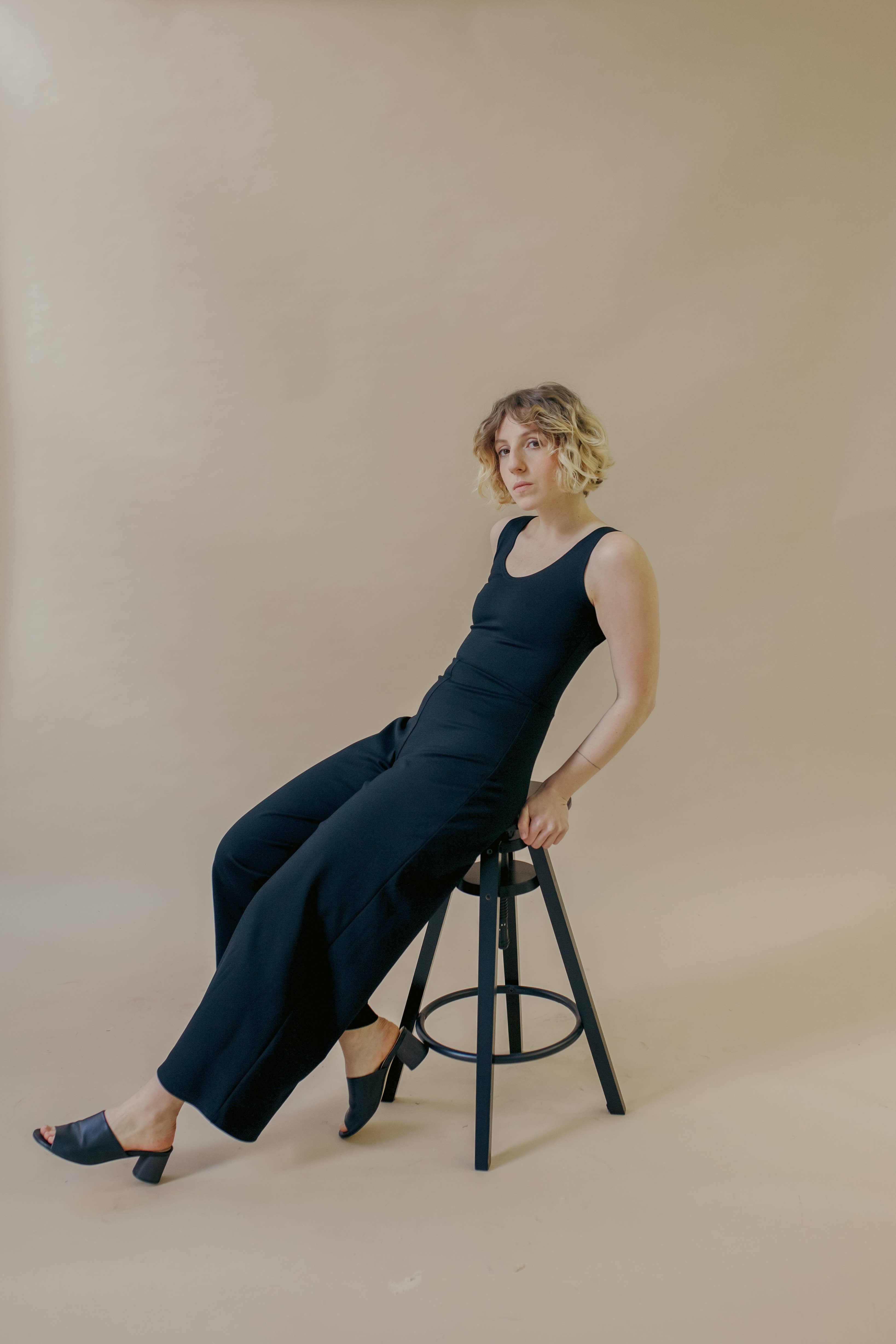 VIKTORIA&VIKTOR - Wholesale Jumpsuit - Dames - JERSEY VIOLA jumpsuit met uitsparing5