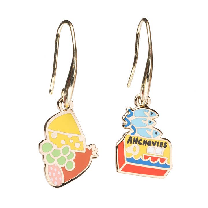 Charcuterie & fiskörhängen - Guldtenn fiskost smycken för wholesale av Yellow Owl Workshop