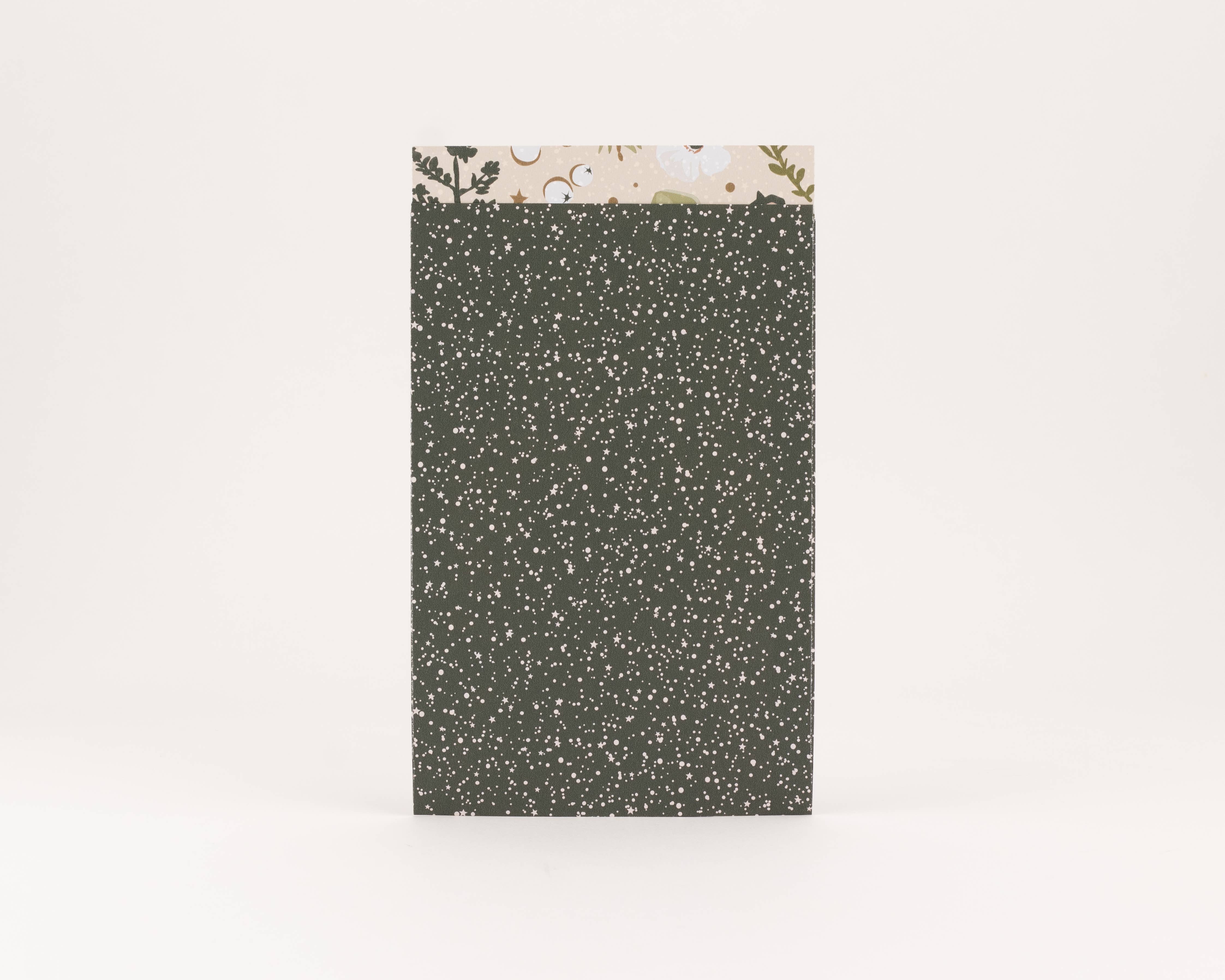 liebevoll verpackt – Großhandel Geschenktüten – Papiertüten Funkelnde Sterne, Tannengrün (Weihnachten)4