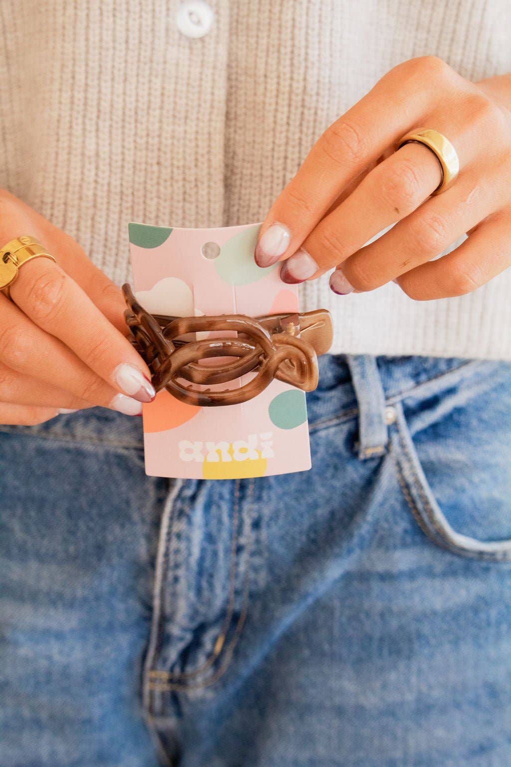 Shop Andi - Wholesale Hair Clip - Women's - Overlapping Flat Claw Clip1